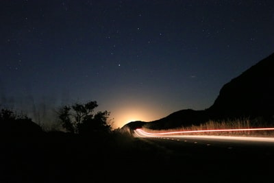 夜间车辆的timelapse摄影